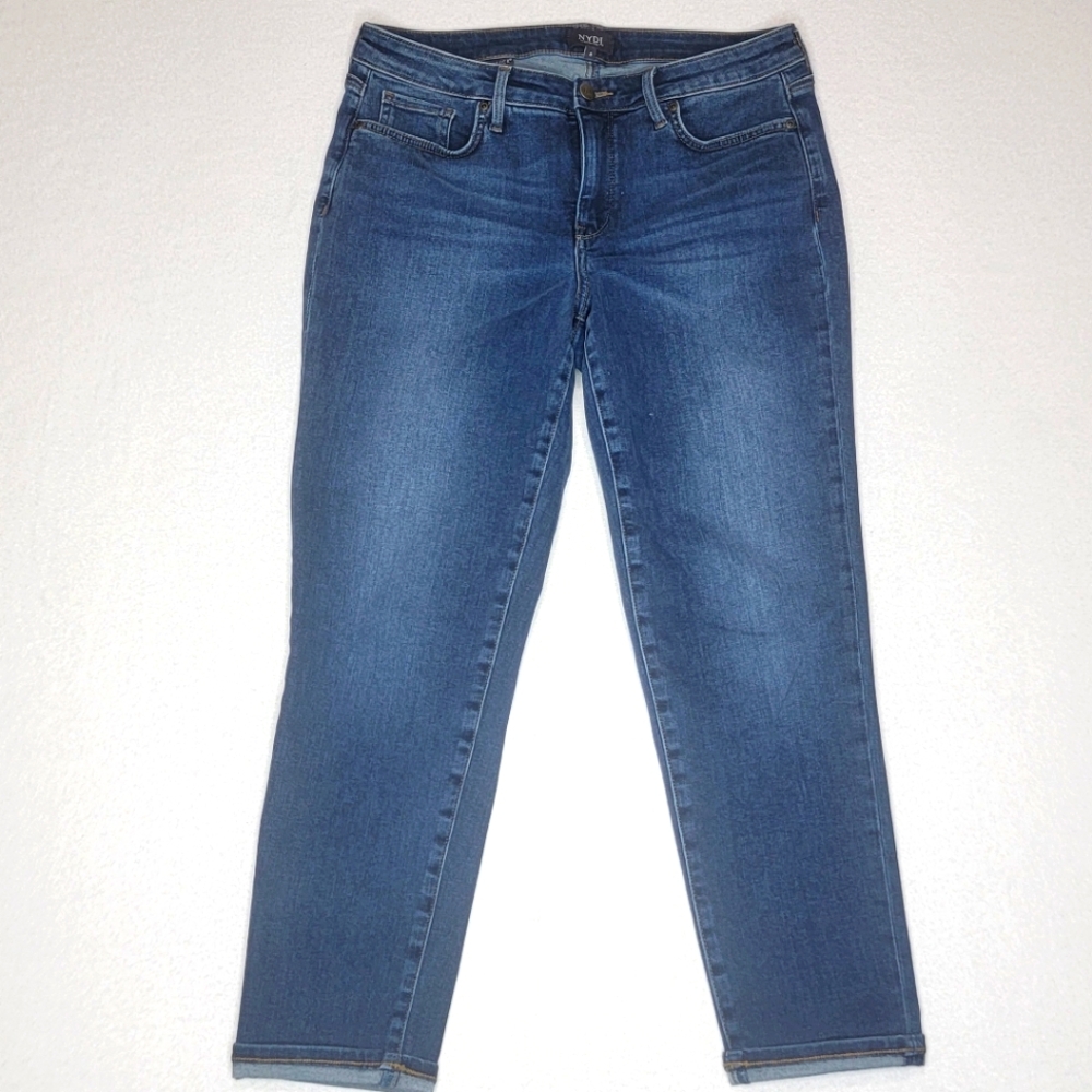 Women's NYDJ LIFT/TUCK Technology Size 8. #454